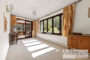 lounge- click for photo gallery